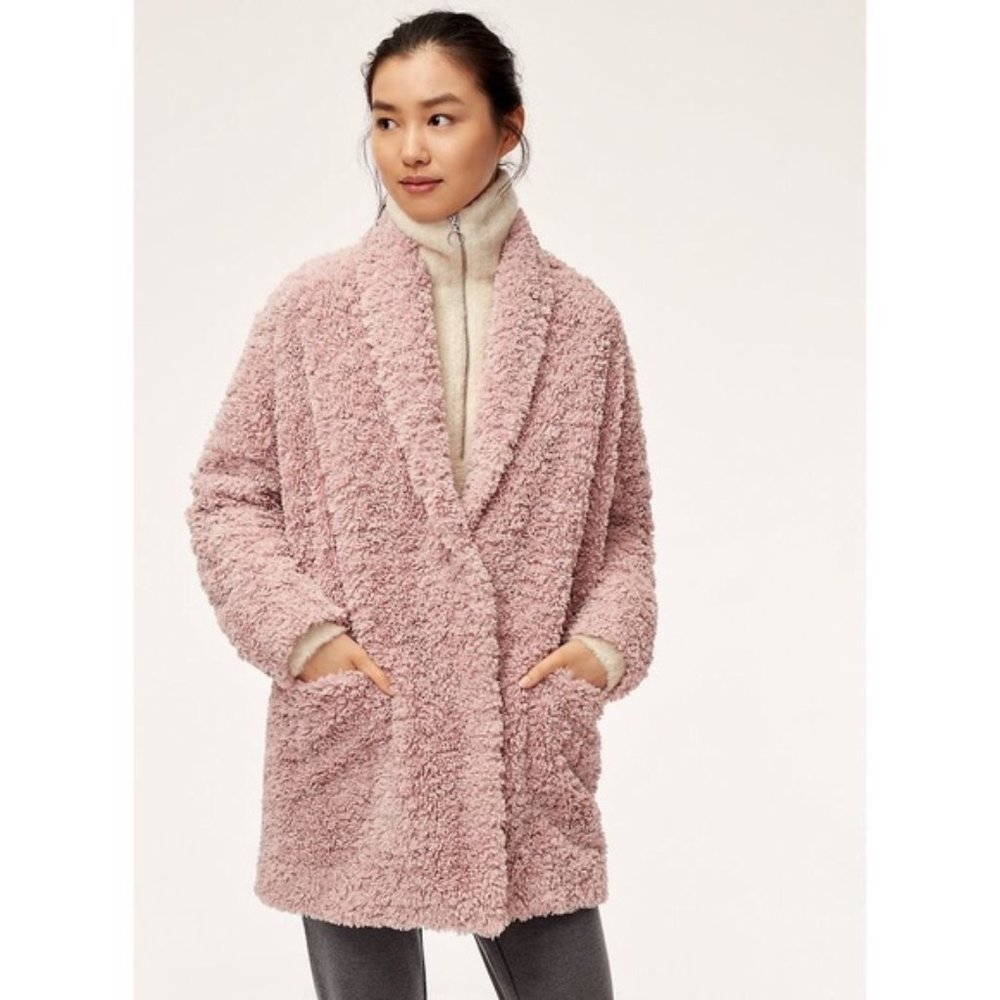 Aritzia Wilfred Free Plush Jacket in Blush Pink